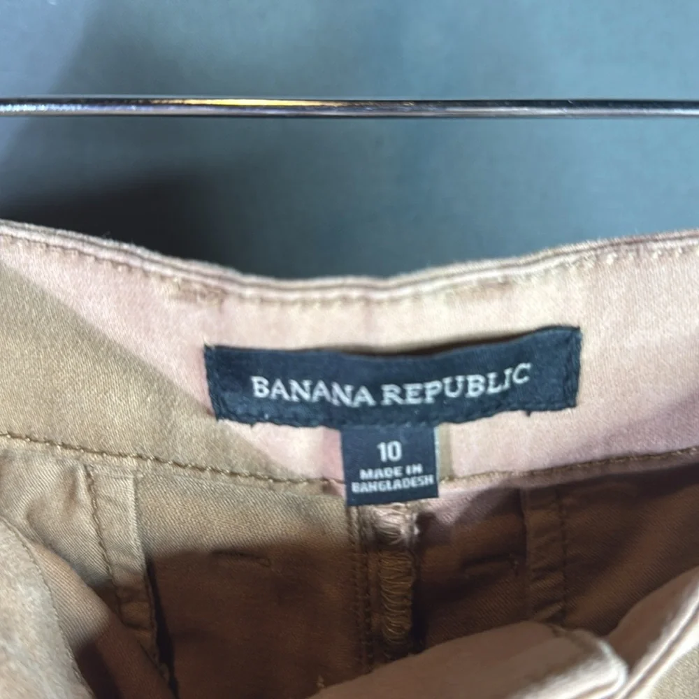 Banana‎ Republic Tan Flat Front Shorts women’s size 10